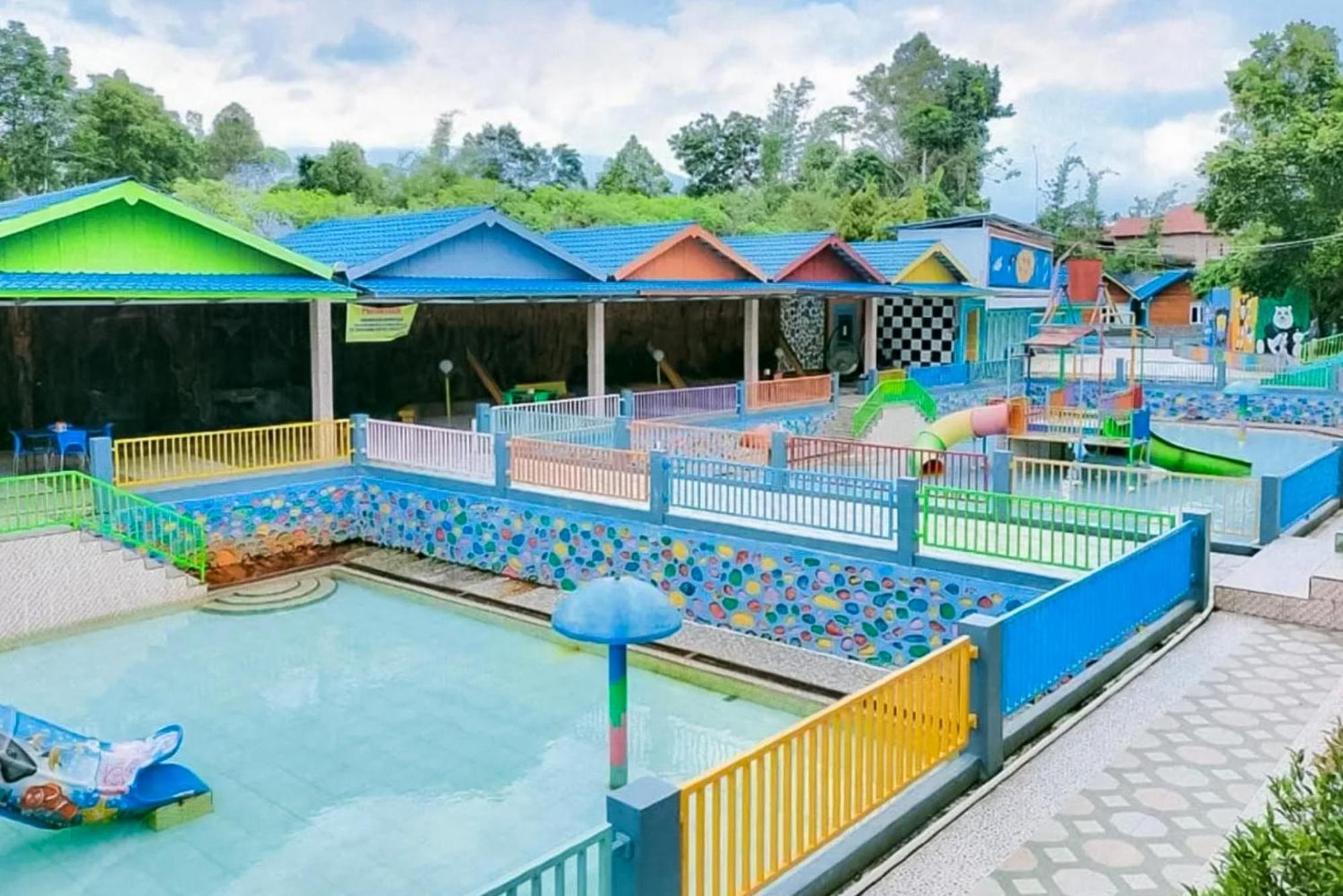 Reddoorz At Villa Waterfun Favour Pagar Alam Pagaralam Exterior photo